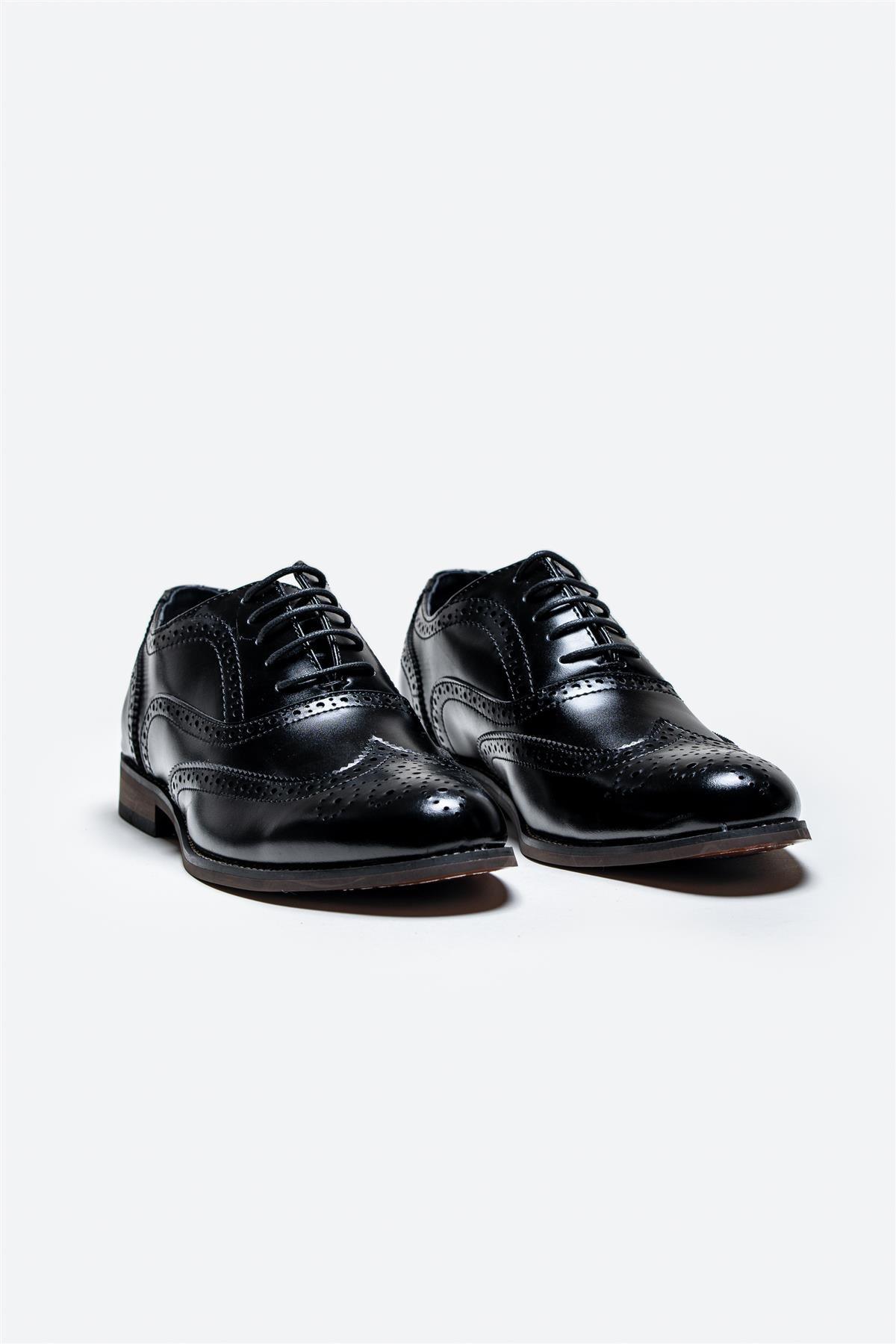 Clark black shoe front