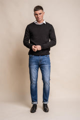 KN101 black crewneck knitwear front