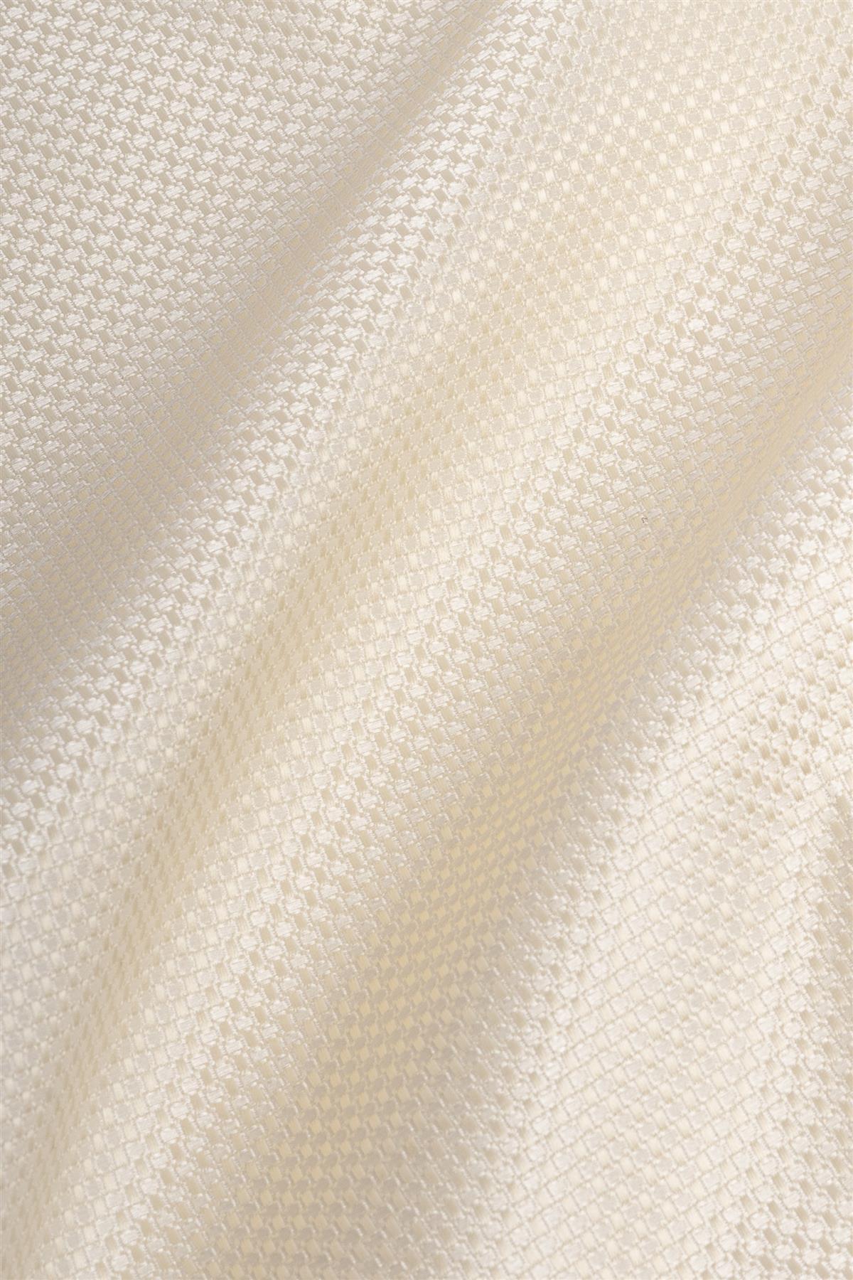 Knitted sand pocket square