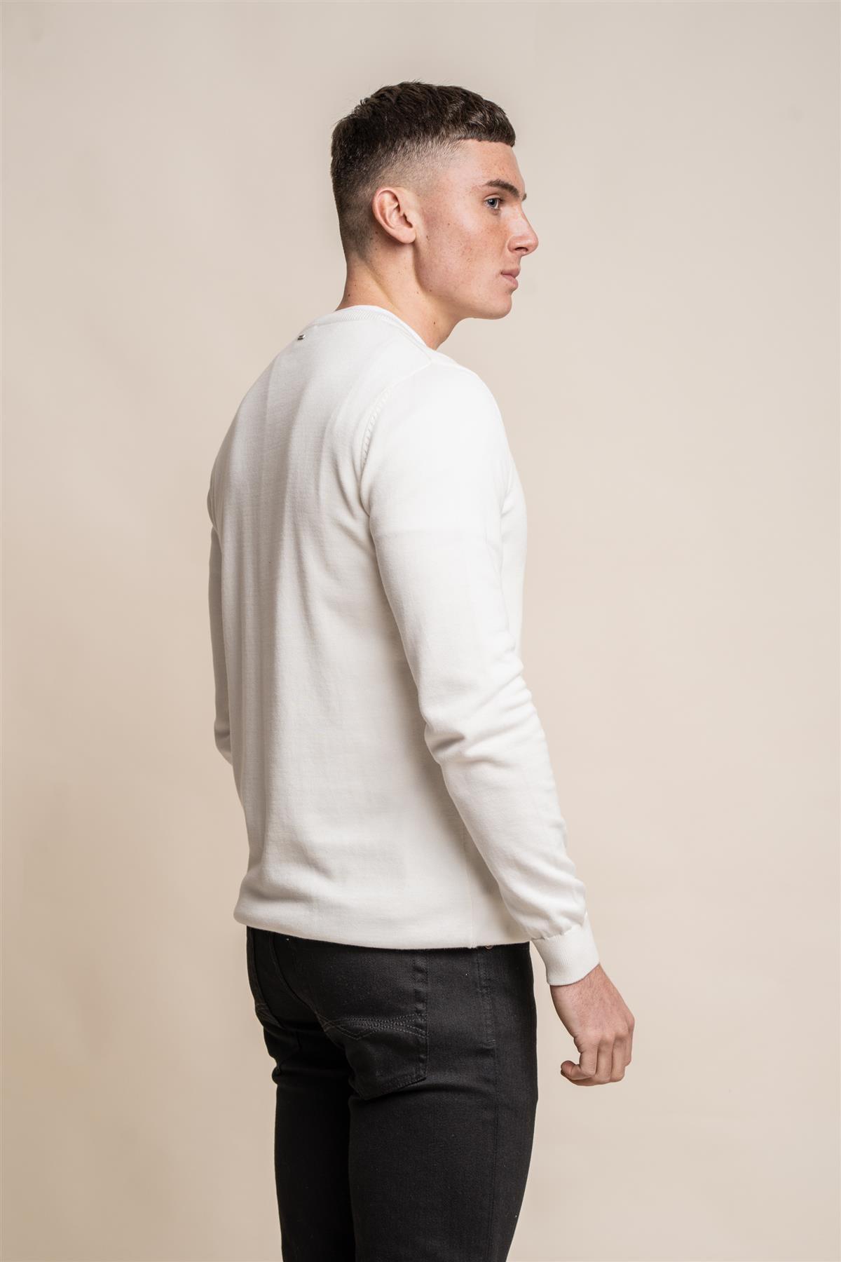 KN101 ecru crewneck knitwear front