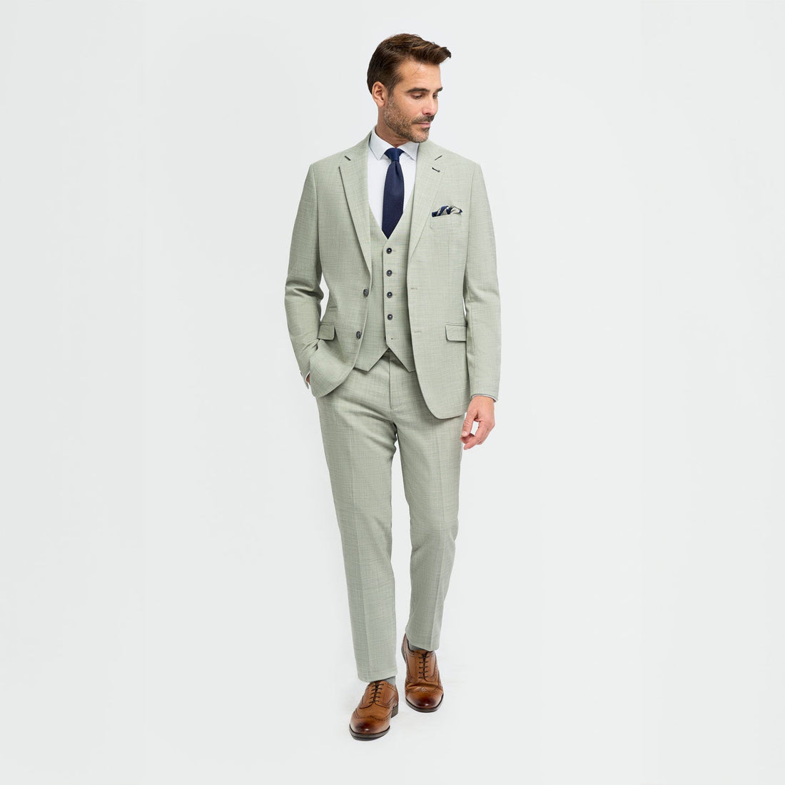Get Seen in Green: Green Suit Ideas & Combinations