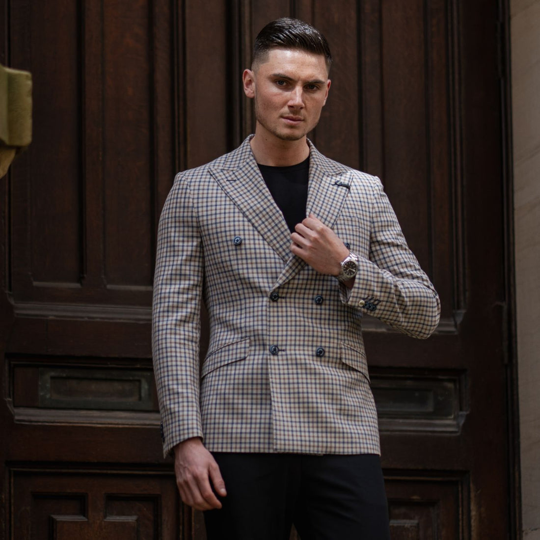 Why You Should Hate The Bottom Button Of Your Suit