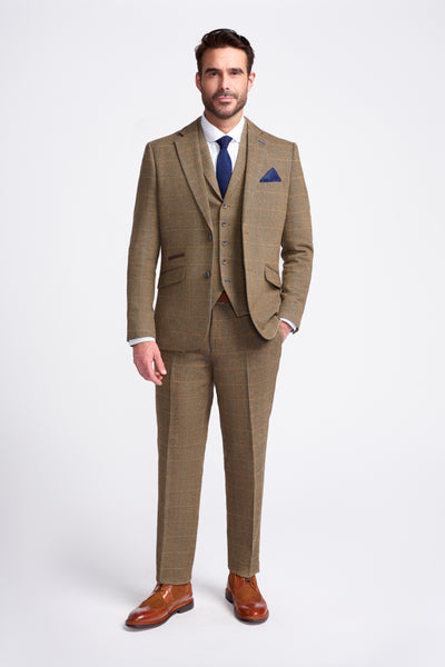Short Tweed Three Piece Suit
