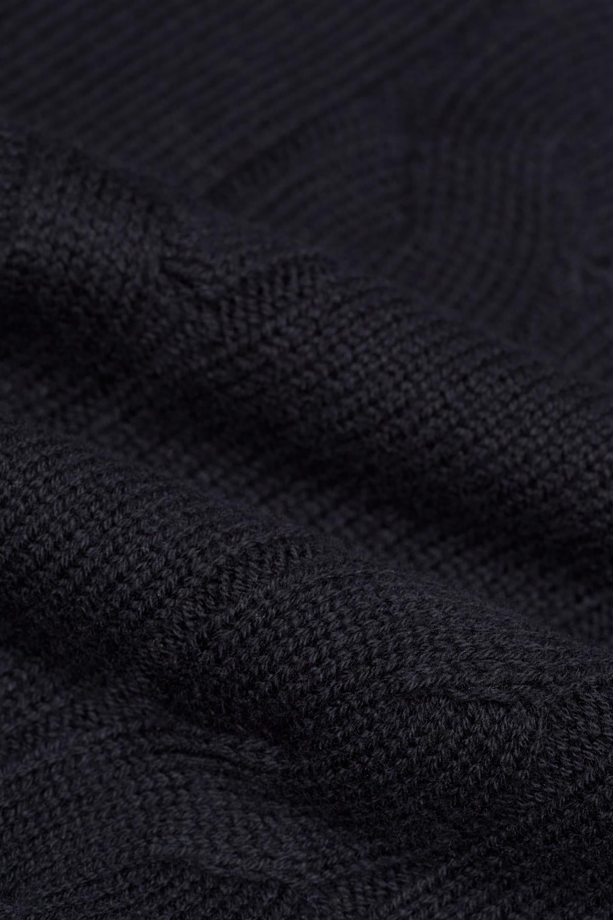 Archie Roll Neck