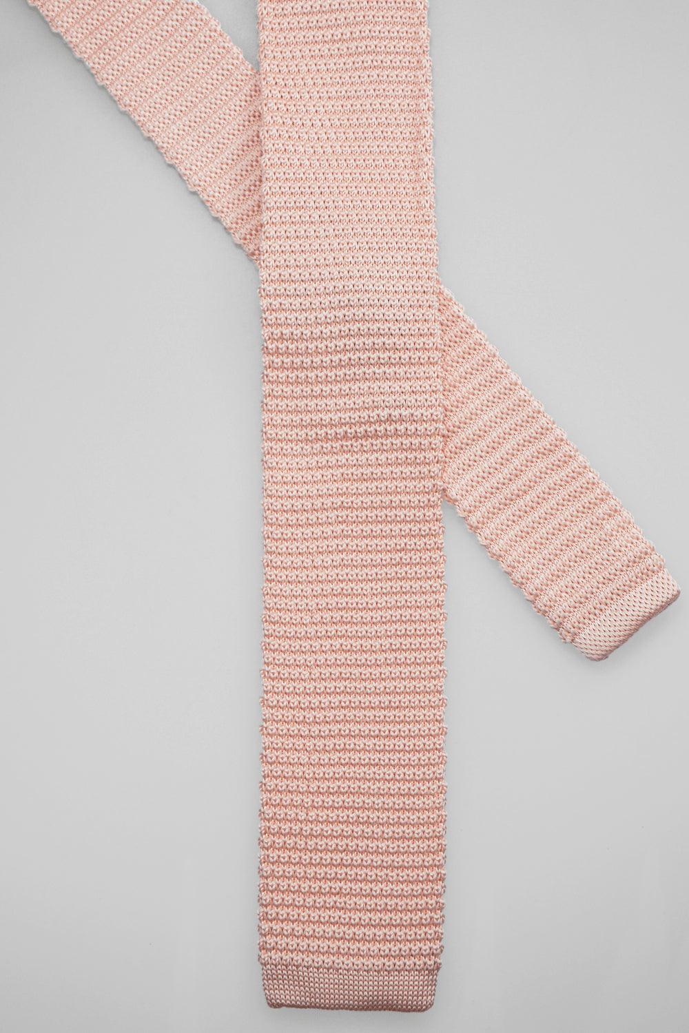 Knitted pink tie set