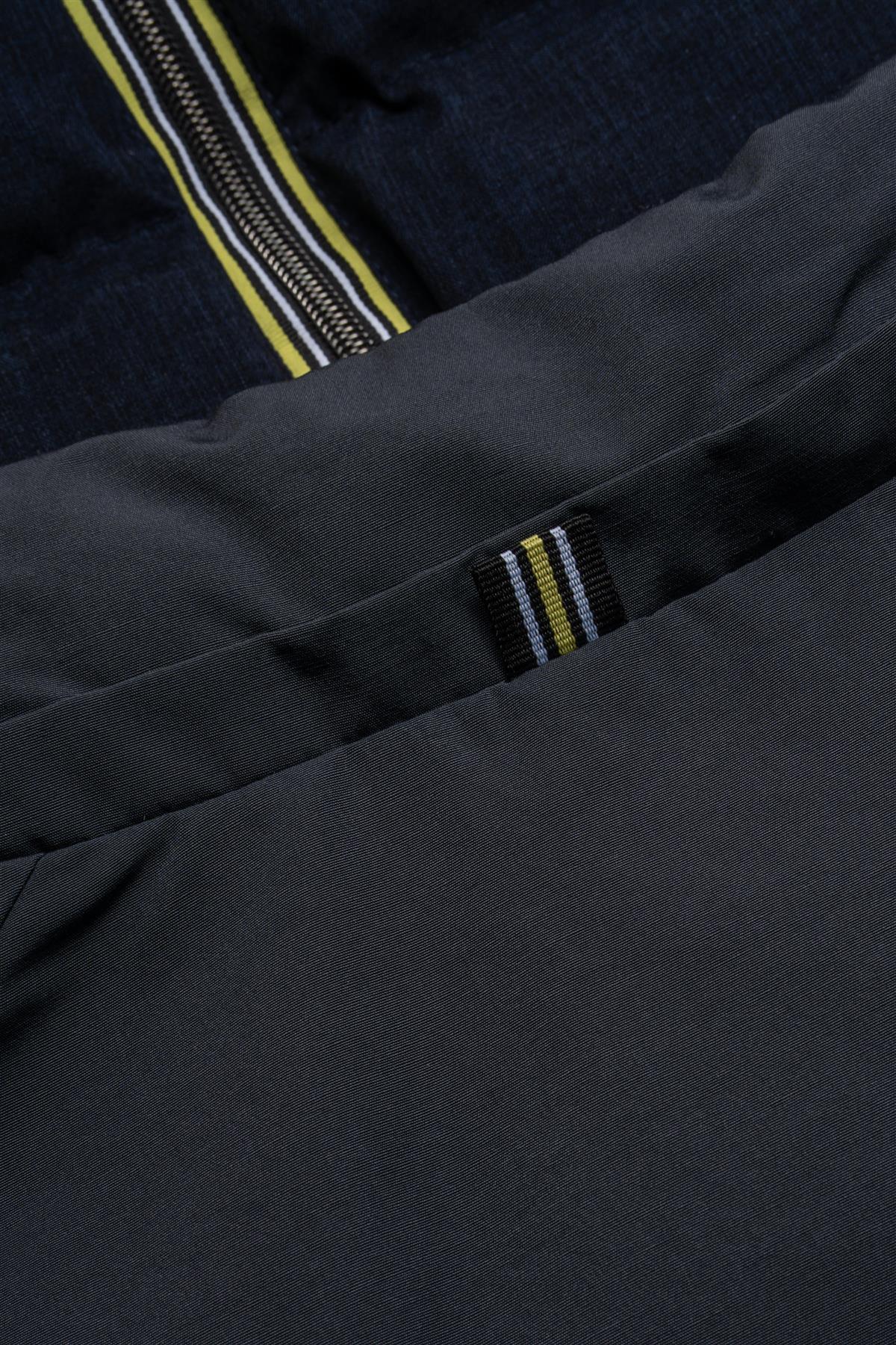 Farros puffer navy coat detail